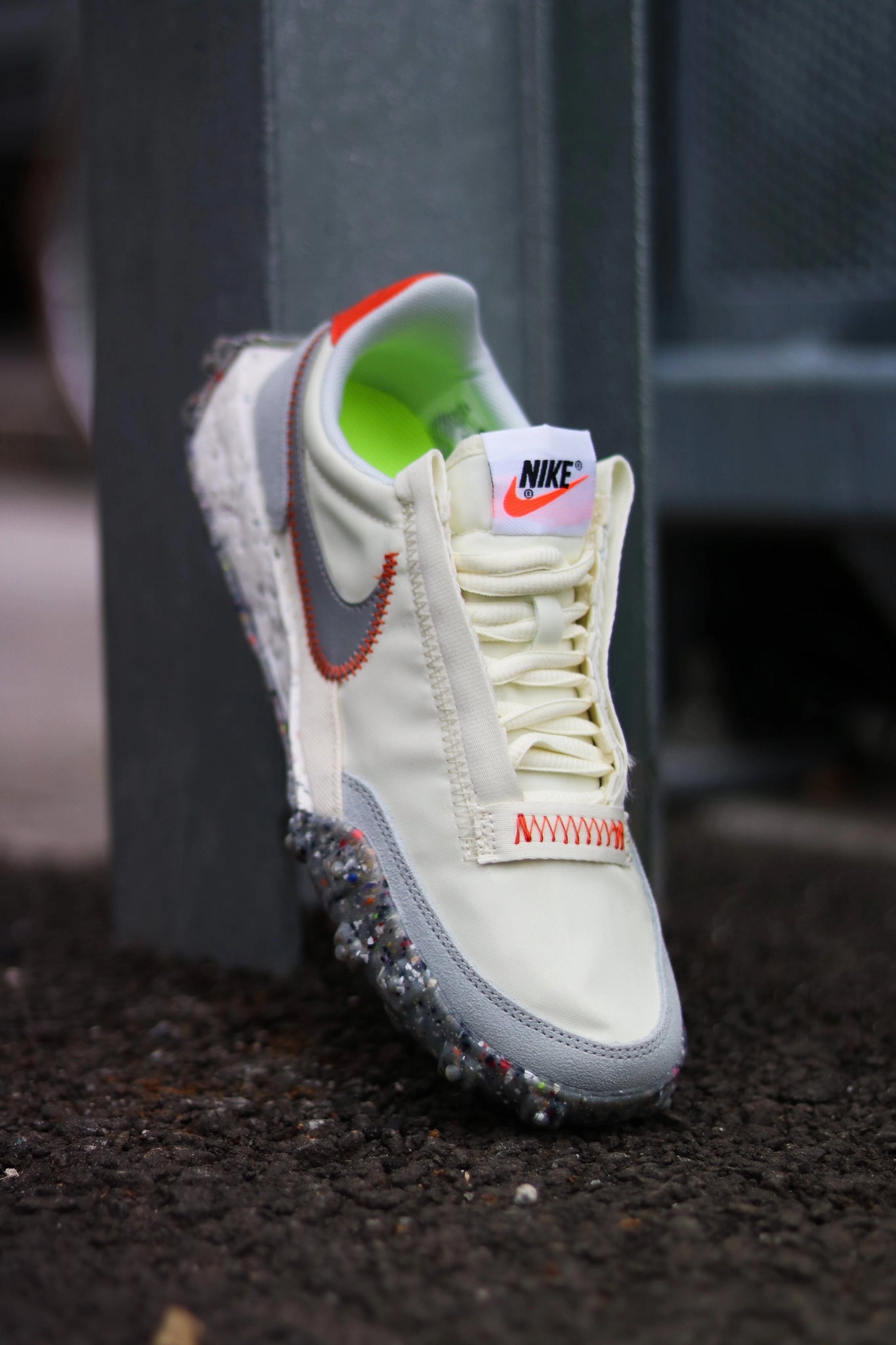 W NIKE WAFFLE RACER CRATER COCONUT MILK/SILVER
