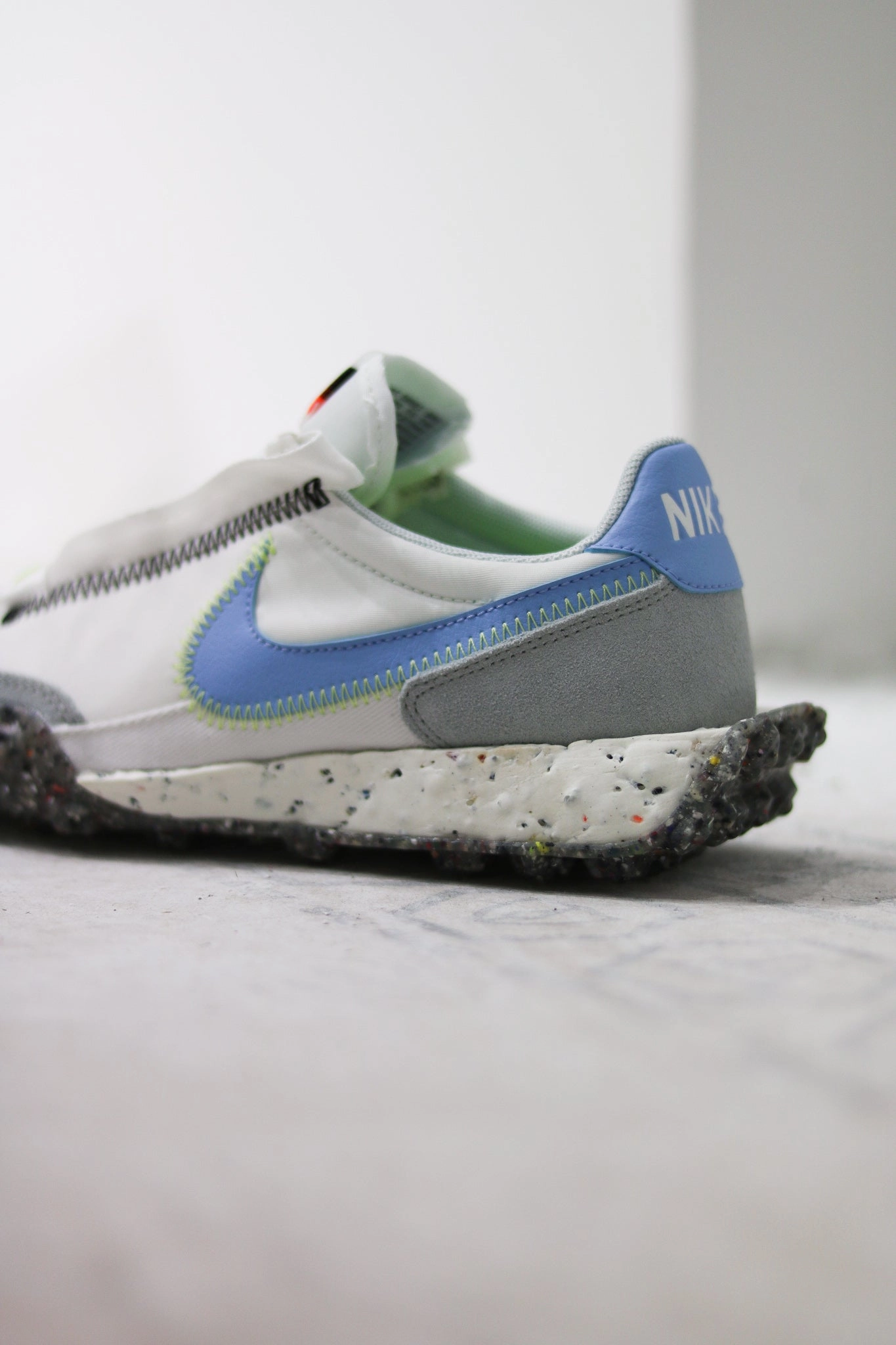 W NIKE WAFFLE RACER CRATER WHITE/ALUMINUM