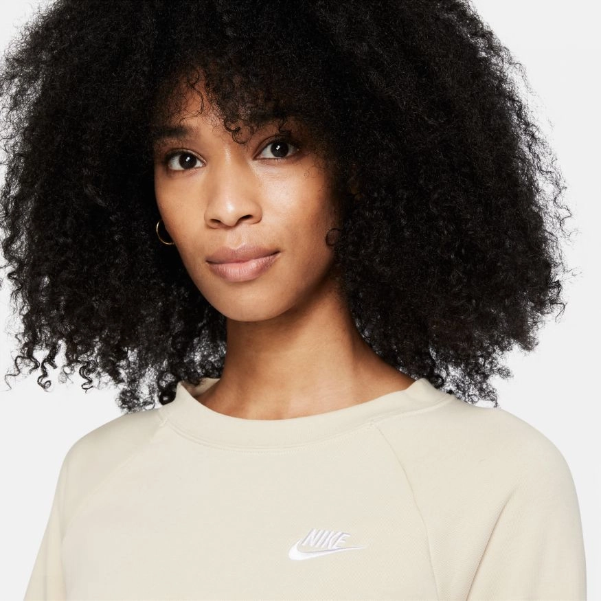 W NSW ESSENTIAL FLEECE CREW RATTAN