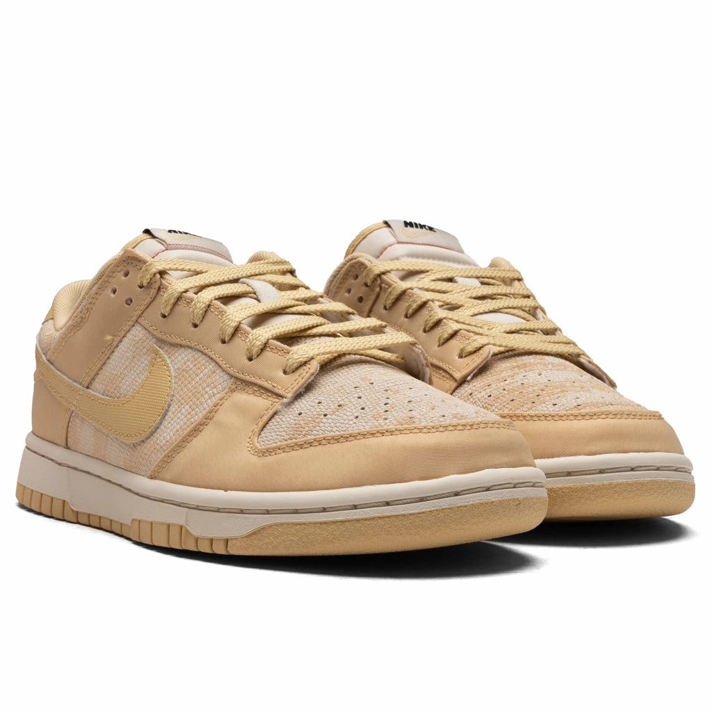 Women's Dunk Low - Light Orewood Brown/Sesame/University Red