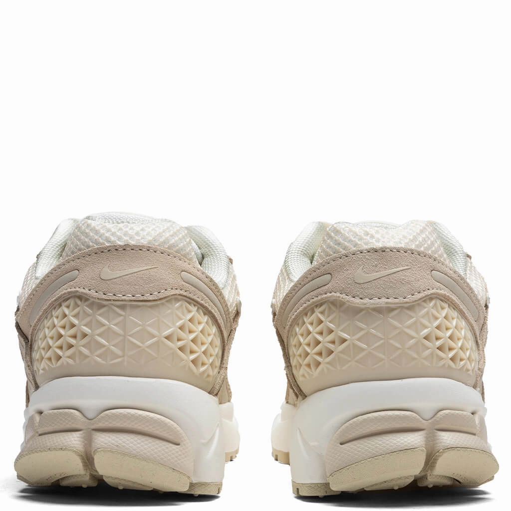 Women's Zoom Vomero 5 Gold - Beach/Sail/Light Khaki/Pale Ivory