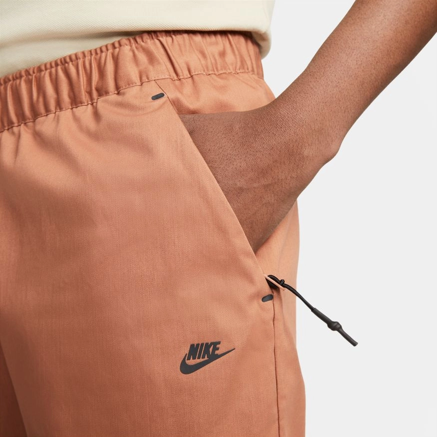 WOVEN UNLINED TECH PACK PANTS MINERAL CLAY